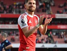 包含世俱杯战况：阿森纳防线稳固，费内巴切进攻受阻，孙颖莎成最佳的词条