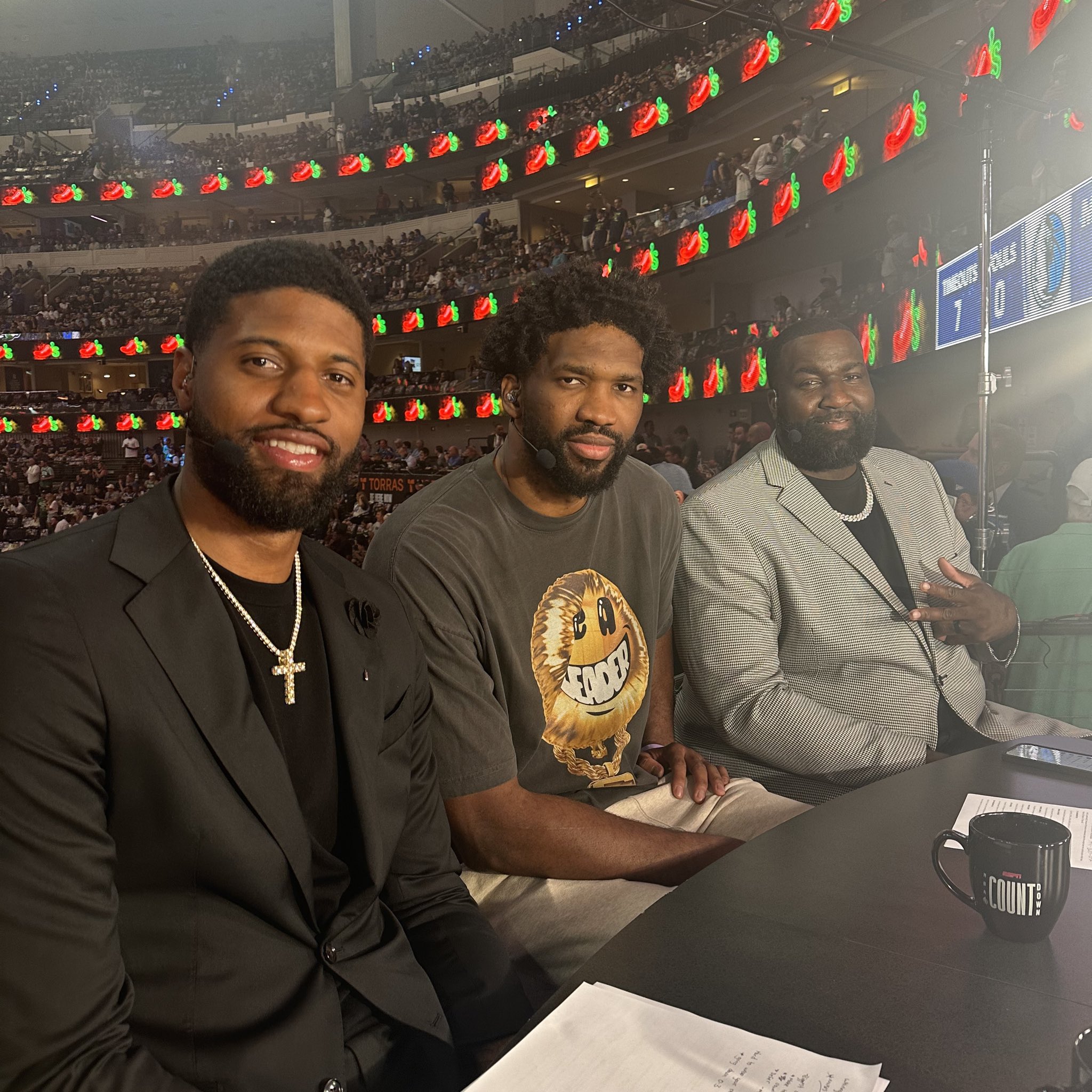 NBA超级巨星齐聚同台热血角逐高潮迭起