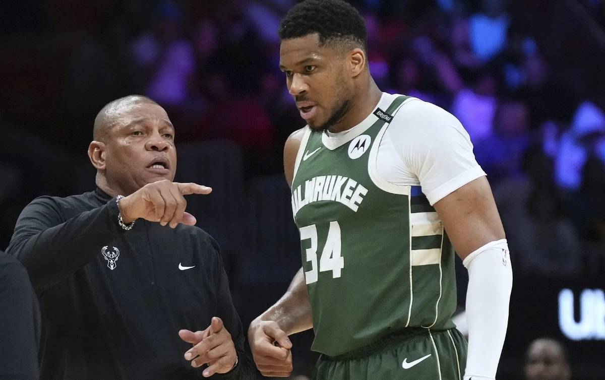 密尔沃基雄鹿主帅放话:夏季联赛八强战必胜费内巴切,凯恩冷笑回应